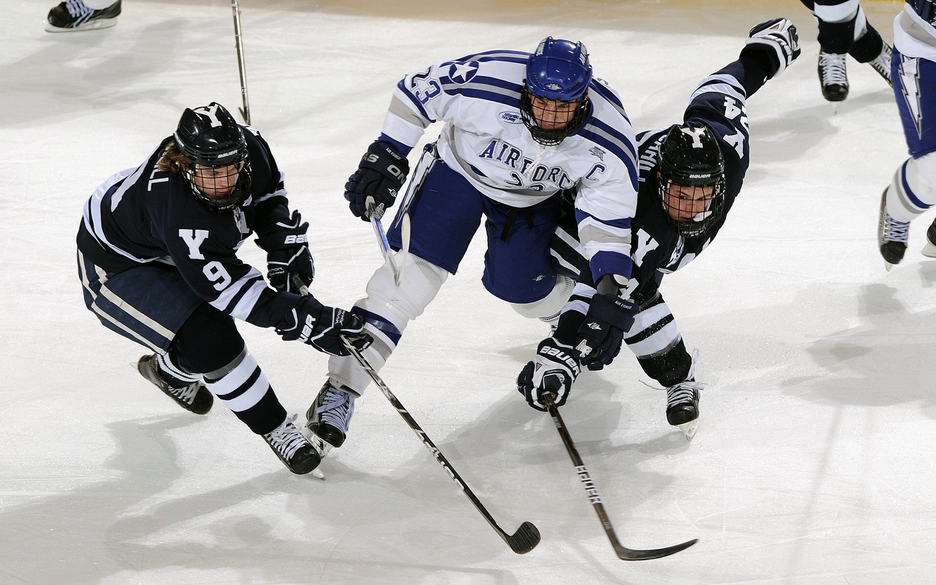 中国运动员在冬奥会冰壶项目中创历史,金牌再添,历届冬奥会男子冰壶冠军