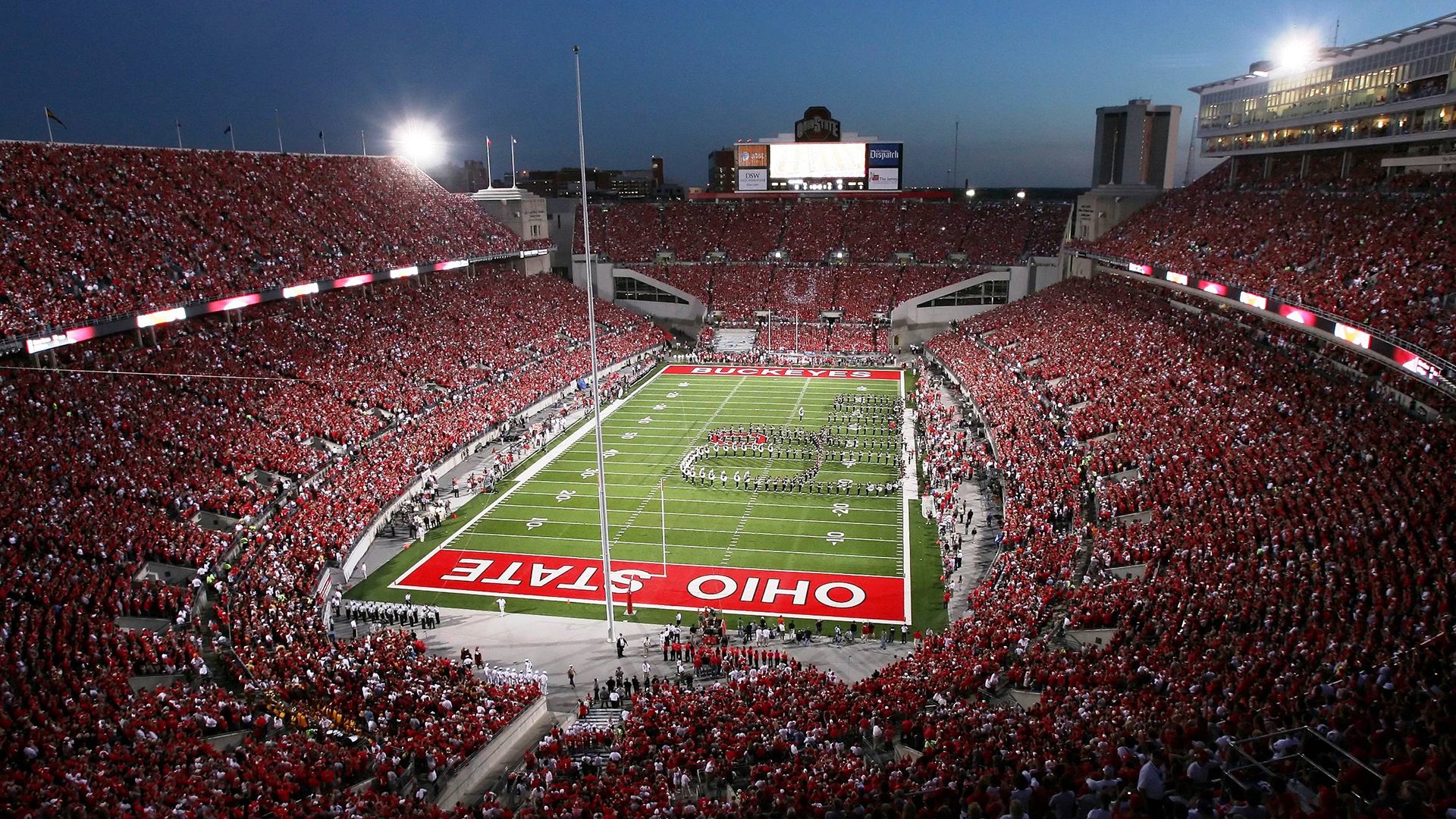 中甲保级也是“隔空对决”,深圳青年人小分领先——一场足球的青春较量